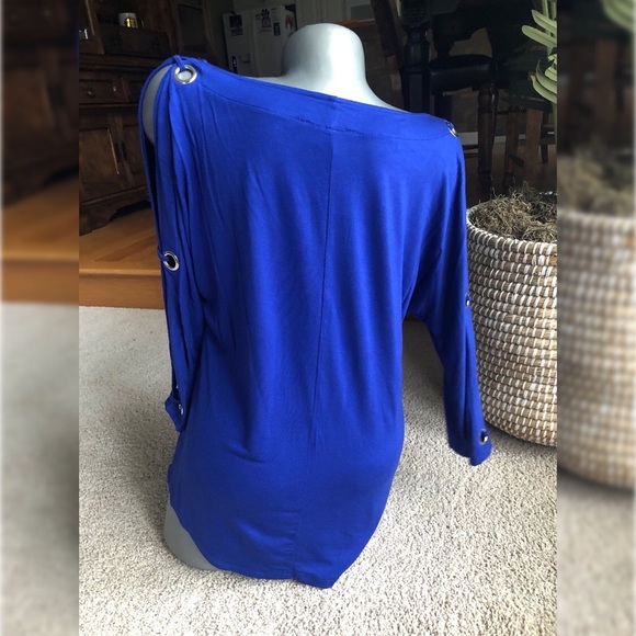 Royal blue top with open sleeves - Picture 2 of 3